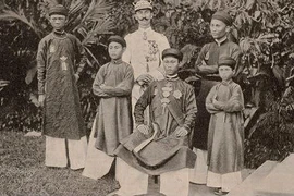 Thời kỳ nào trong sử Việt 4 tháng có tới 3 vua trị vì?