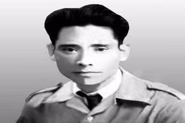 Ai được phong quân hàm cấp tướng ở cả Việt Nam và Trung Quốc?