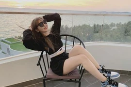 Top nữ streamer lên sóng xinh đẹp “ngút ngàn” dù không son phấn