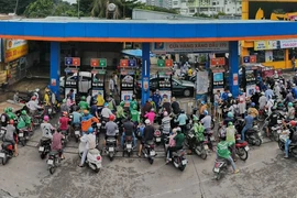 Nhiều tài xế công nghệ tắt app, hủy chuyến vì hết xăng