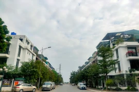 Chùm ảnh: Tràn lan “chuồng cọp” cơi nới tại Khu đô thị Ao Sào