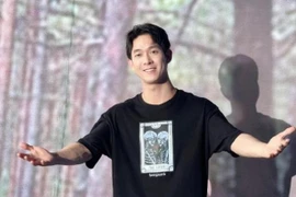 Song Luân khoe không gian nhà mới đầy sang trọng