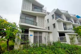 Khu đô thị mới Nam đường 32: Những móng nhà tiền tỷ để... trồng rau