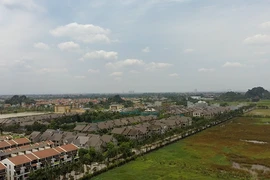 Những căn biệt thự vắng bóng người ở khu đô thị Sunny Garden City 