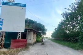 Gần 2 thập kỷ “nuôi” cỏ dại, Khu đô thị mới Thịnh Liệt hoang tàn, nhếch nhác