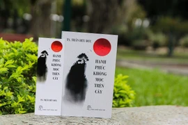 Tìm về chính mình qua sách “Hạnh phúc không mọc trên cây“