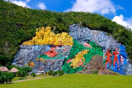 Đẹp mê mẩn những bức tường đá hùng vĩ từ thời tiền sử 