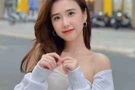 Chia tay thủ môn nổi tiếng, hai gái xinh gợi cảm và quyến rũ khó nhận ra