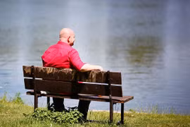 Đêm tân hôn phát hiện vợ xăm tên người khác trên đùi 