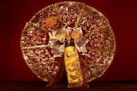 Quốc phục ấn tượng của Đoàn Thiên Ân thi Miss Grand International 