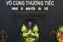 Nghệ sĩ đau xót tiễn biệt tác giả “Tiếng hát giữa rừng Pác Bó“