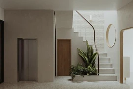 Sống ‘chất’ trong nhà phố 6 tầng, ánh sáng luồn lách mọi góc nhỏ