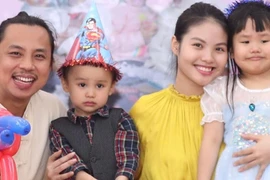 Soi hôn nhân 6 năm qua của Chí Anh và vợ kém 20 tuổi