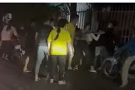 Nữ công nhân 19 tuổi ở Bình Dương bị đánh hội đồng