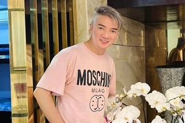 Hàng xóm mở nhạc ồn ào, vì sao Đàm Vĩnh Hưng chịu đựng?