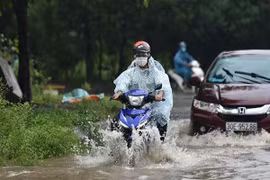 Đường Hà Nội thành sông và công trình chống ngập 10 năm không về đích