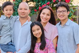 "Mắt nai" Hồng Ngọc: Mỹ nhân Vbiz có cuộc sống viên mãn nhất ở trời Tây