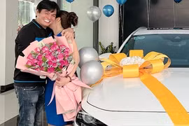 “Cậu Ba” của “Tiếng sét trong mưa” được vợ tặng xe hơi