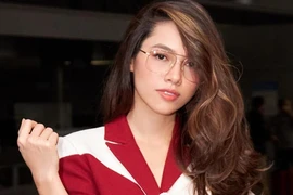 Hoàng My bắt trend “Mang tiền về cho mẹ” khi thông báo mắc COVID-19