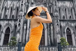 Phương Trinh Jolie gây tranh cãi khi chụp ảnh gợi cảm trước nhà thờ