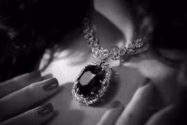 Rợn tóc gáy 3 viên đá quý mang lời nguyền...chết chóc nhất lịch sử