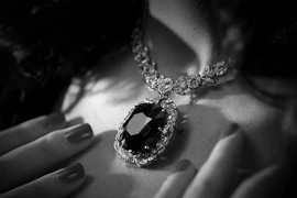 Rợn tóc gáy 3 viên đá quý mang lời nguyền...chết chóc nhất lịch sử