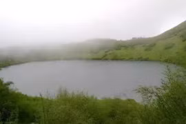 Hồ nước huyền bí nhất Trung Quốc: Có tài “hô mưa gọi gió" lạ thường 