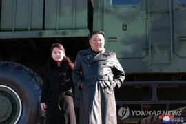Ông Kim Jong-un lại xuất hiện cùng con gái trong sự kiện trọng đại