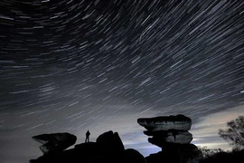 Tối nay và rạng sáng mai mưa sao băng bùng nổ trên bầu trời