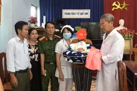 Quảng Nam: Bé gái sơ sinh bị bỏ rơi được người mẹ nhận lại