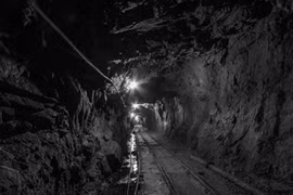 Trung Quốc: Sập mỏ vàng làm 18 người bị mắc kẹt tại Tân Cương