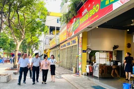 Quận Long Biên: Phố Trạm đạt chuẩn tuyến phố an toàn thực phẩm có kiểm soát