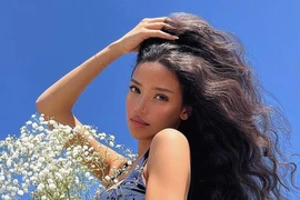 Sắc vóc cô gái Gen Z thu hút cả triệu lượt theo dõi nhờ trượt vai nàng tiên cá