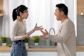 Người phụ nữ nổi điên vì thói quen kinh khủng này của chồng