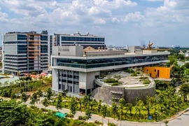 Doanh thủ nghìn tỷ, học phí ĐH Văn Lang đắt cỡ nào?