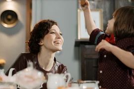 Bảo mẫu cho nhà giàu: Lương gần 50 triệu/ngày, nhiều góc khuất