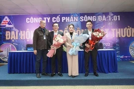 Vì sao vợ ca sĩ Khánh Phương hủy cuộc họp cổ đông Sông Đà 1.01?