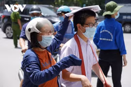 Kỳ thi vào lớp 10 tại Hà Nội đang “nóng” quá mức cần thiết?