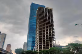 Cận cảnh toà tháp nghìn tỷ trơ khung trên đất vàng ở Hà Nội 