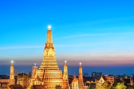 Người Việt đổ xô du lịch nước ngoài, 'cháy' tour đi Thái, Hàn