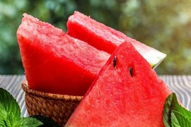 Dưa hấu mát lành nhưng những người này nên tránh kẻo tự hại thân