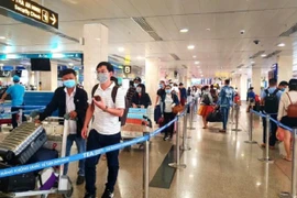 Giá vé máy bay dịp lễ 30/4 đến các điểm du lịch “hạ nhiệt” mạnh