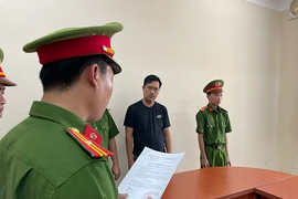 Công an TP.HCM triệt phá đường dây buôn lậu IPhone trị giá 300 tỷ đồng