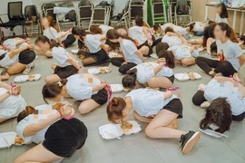 Đằng sau những lớp học làm giàu siêu cấp: Những lớp học quái dị