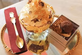 Có gì trong cốc kem giá siêu khủng, bằng tiền cả một ngôi nhà