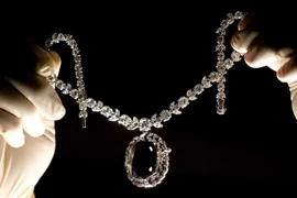 Bí ẩn lời nguyền từ 7 viên đá quý khiến ai cũng phải lạnh người