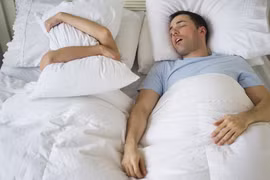 Cách chấm dứt tình trạng ngủ ngáy