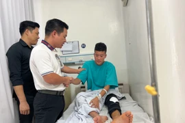 Câu chuyện đẹp về sự tự tế của bóng đá Việt Nam