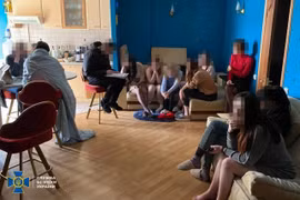 Ukraine phá đường dây mại dâm do các quan chức điều hành