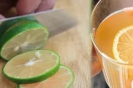 Thời điểm “vàng” uống chanh mật ong giúp phụ nữ thải độc